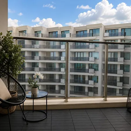 Skyline Lux - Seaview & Pool And Апартамент Варна