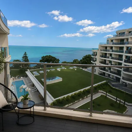 Skyline Lux - Seaview & Pool And Апартамент Варна